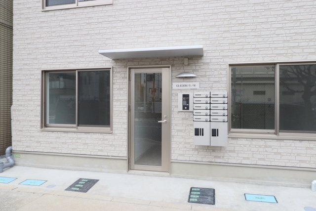 21/23 エントランス