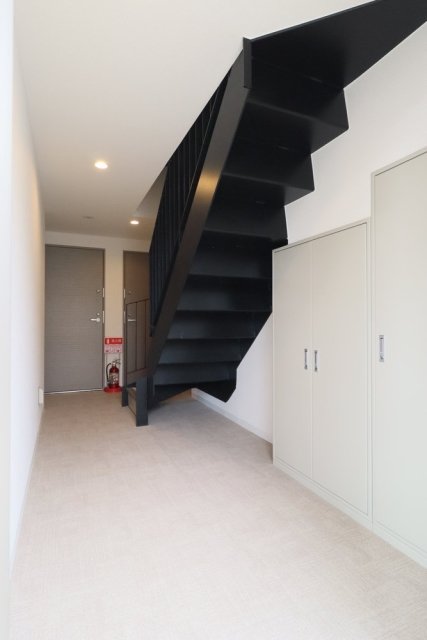 21/22 エントランス