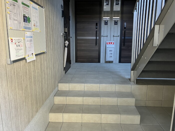 17/19 エントランス