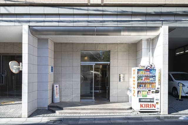 26/30 エントランス