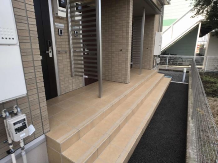 19/27 エントランス