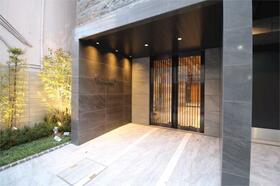 16/25 エントランス