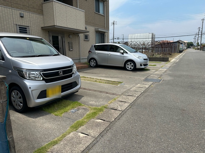 18/18 駐車場