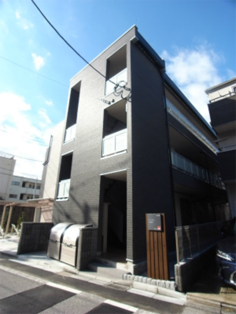 21/30 エントランス