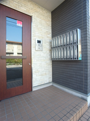 18/19 エントランス