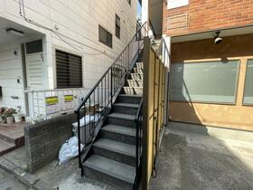 16/16 エントランス