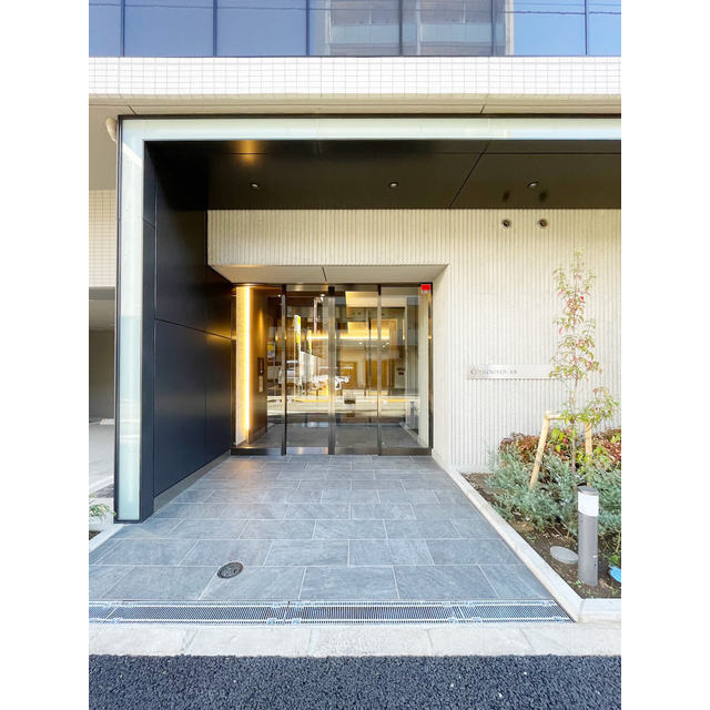 2/4 エントランス