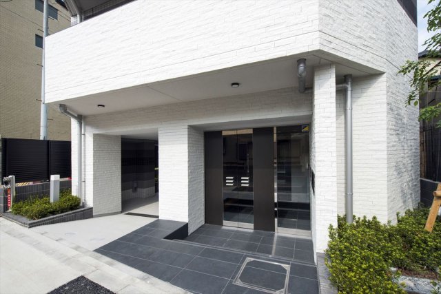 18/26 エントランス