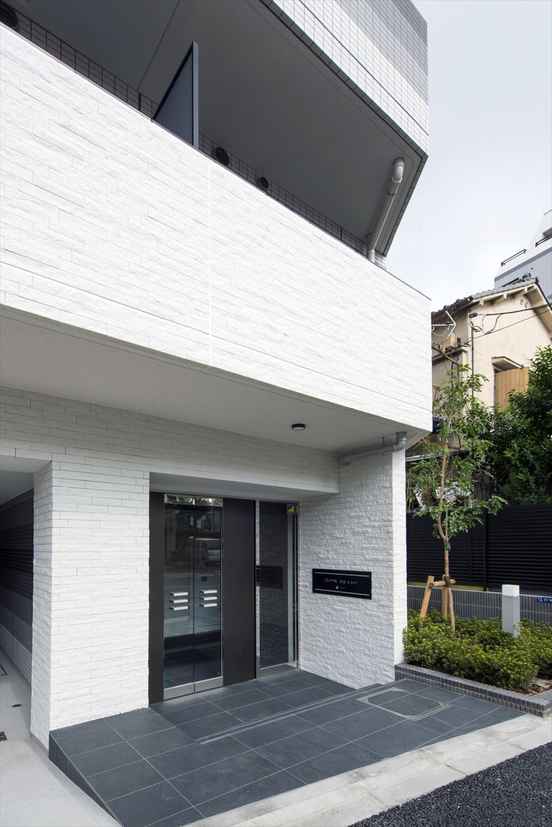 19/26 エントランス