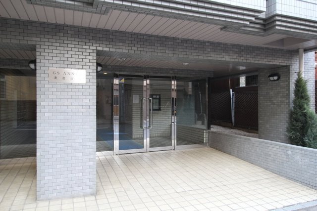 19/19 エントランス