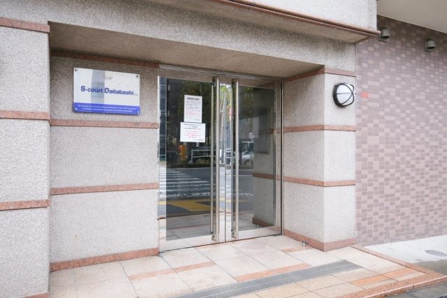 16/27 エントランス