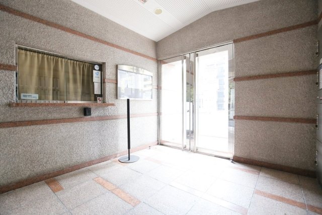 17/27 エントランス