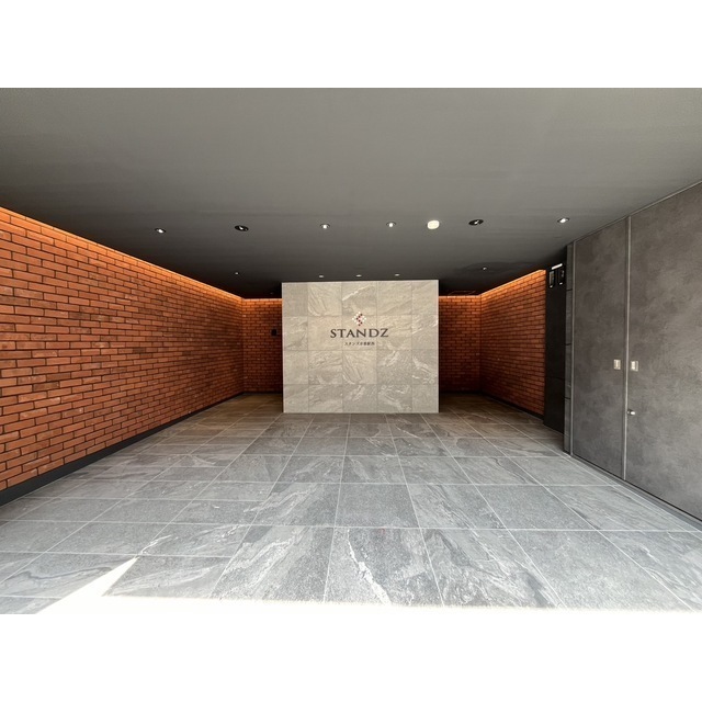 22/22 エントランス