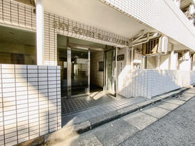 17/26 エントランス