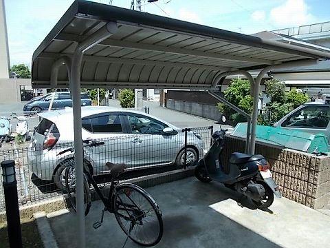 14/14 駐車場