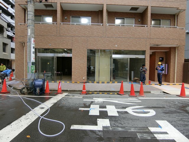 21/25 エントランス