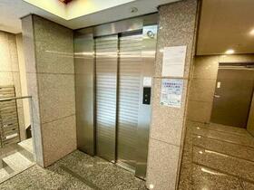 16/16 エントランス