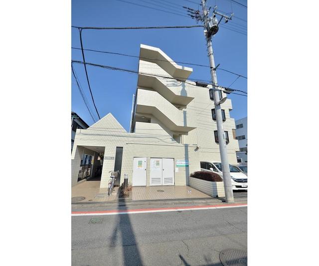 28/28 エントランス