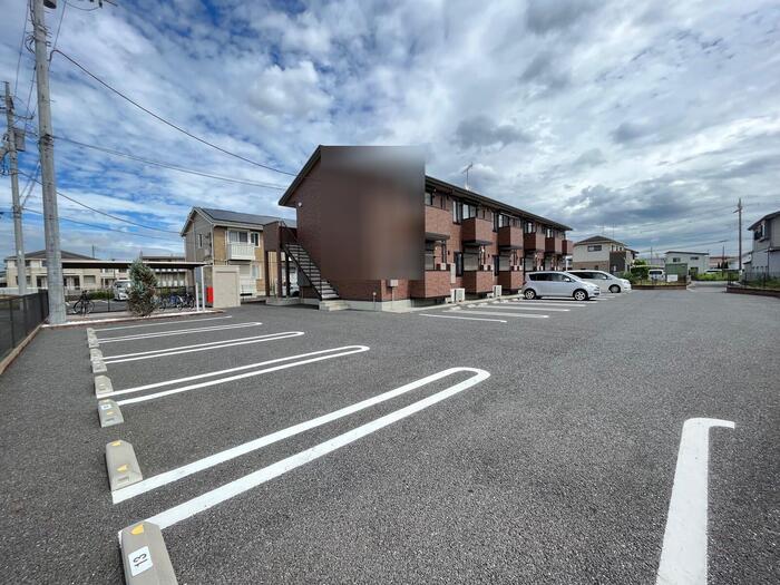 18/27 駐車場