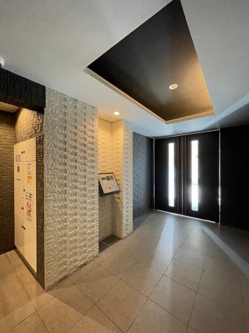 26/30 エントランス