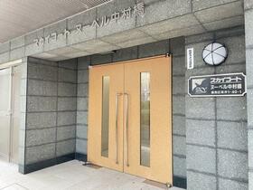 16/16 エントランス