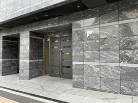 16/16 エントランス