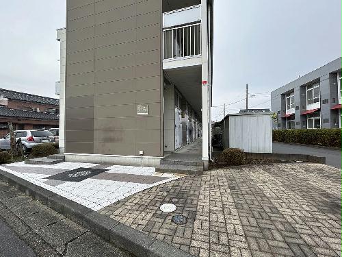 2/3 エントランス