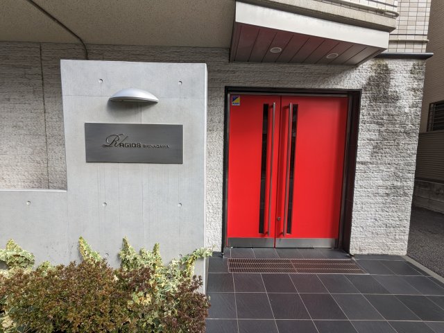 19/23 エントランス