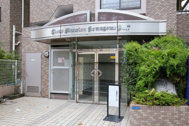 23/25 エントランス