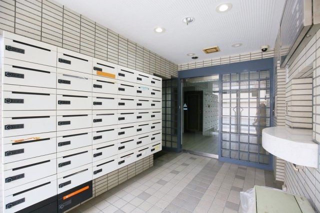 24/25 エントランス