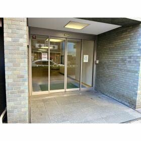 16/16 エントランス