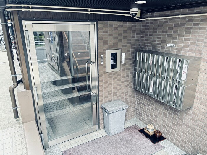 20/20 エントランス