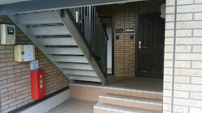 17/23 エントランス