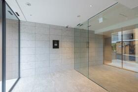 14/16 エントランス