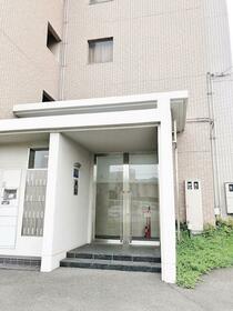 16/16 エントランス