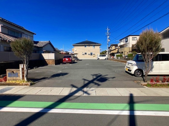 20/20 駐車場
