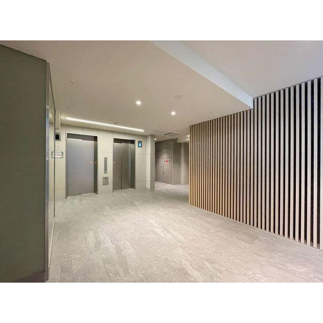 16/27 エントランス