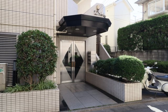 20/24 エントランス