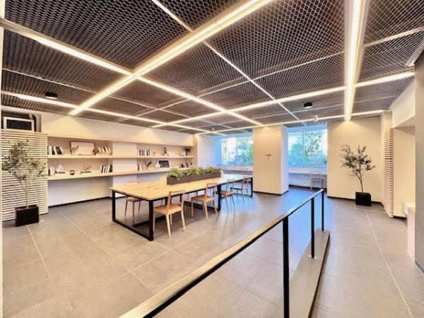 23/30 エントランス