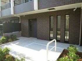 16/16 エントランス