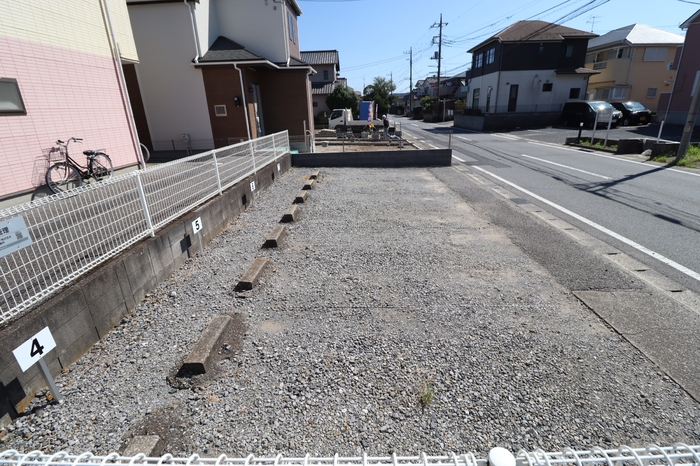 16/16 駐車場