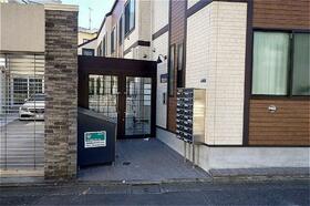 16/16 エントランス