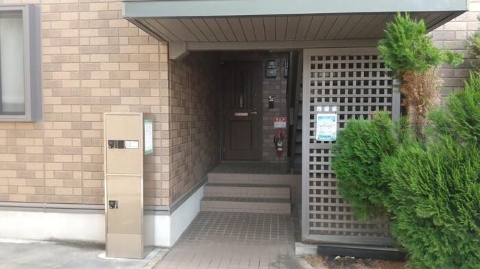 17/20 エントランス