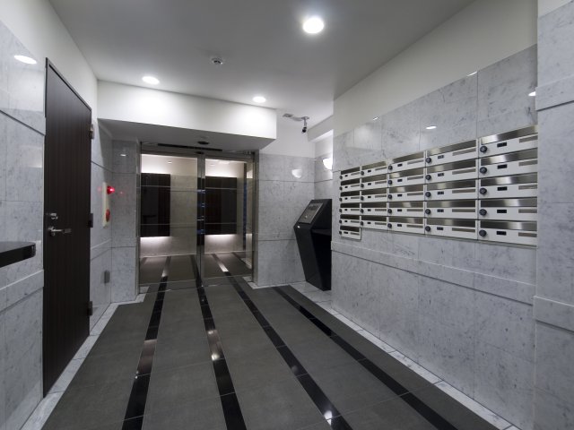 26/28 エントランス