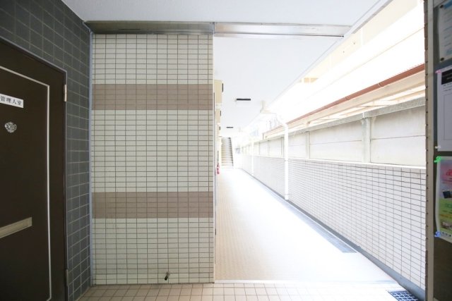 23/24 エントランス