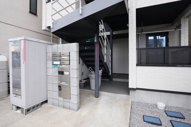 25/30 エントランス