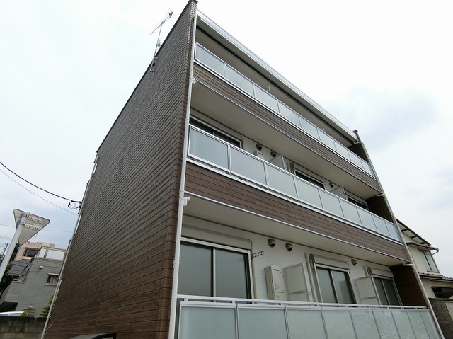 20/27 エントランス