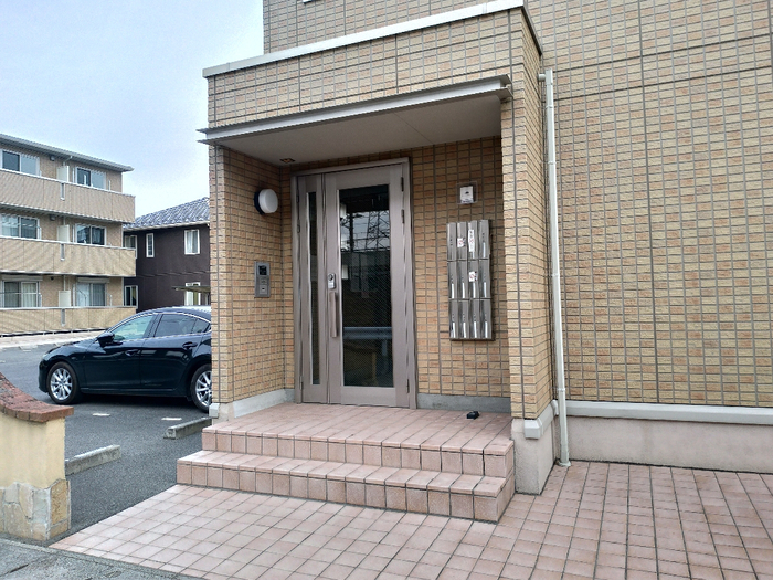 18/24 エントランス