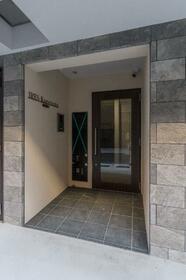 16/16 エントランス