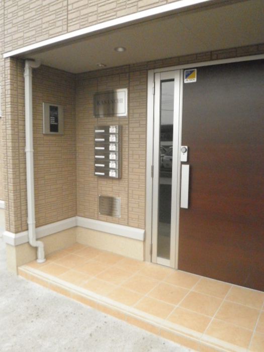 18/22 エントランス